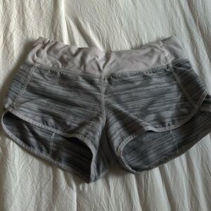 Light gray Lululemon speed up size 4